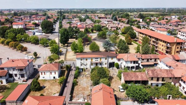 casa indipendente in vendita a Casorezzo