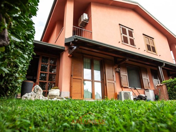 casa indipendente in vendita a Casorezzo