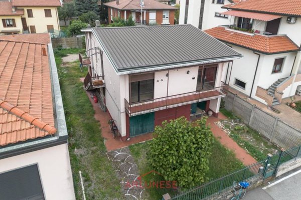casa indipendente in vendita a Casorezzo