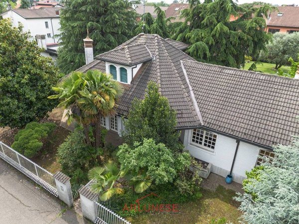 casa indipendente in vendita a Casorezzo