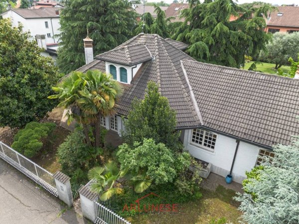 casa indipendente in vendita a Casorezzo