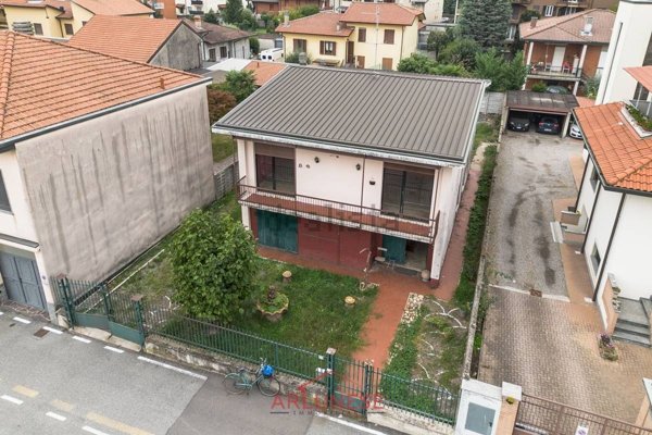 casa indipendente in vendita a Casorezzo