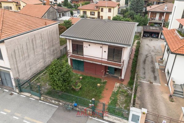 casa indipendente in vendita a Casorezzo