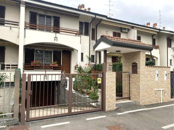 casa indipendente in vendita a Casorezzo