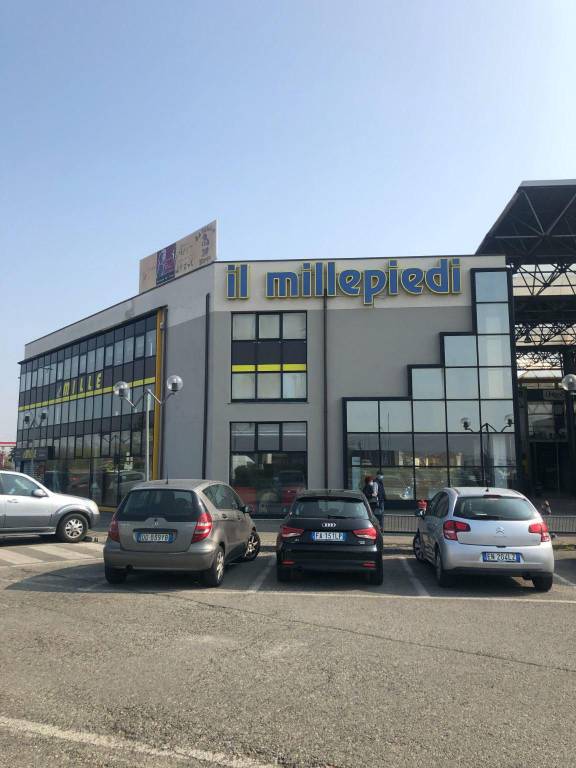 negozio in vendita a Cassano d'Adda
