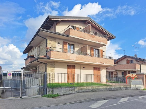 appartamento in vendita a Cassano d'Adda in zona Cascine San Pietro