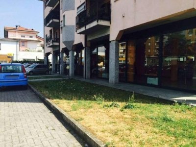 negozio in vendita a Cassano d'Adda