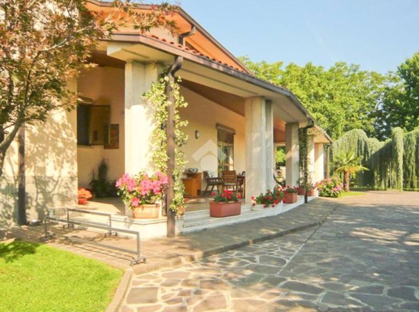 casa indipendente in vendita a Cassano d'Adda