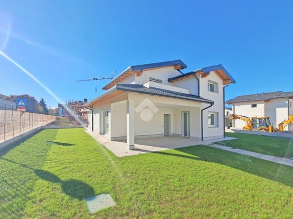 casa indipendente in vendita a Cassano d'Adda