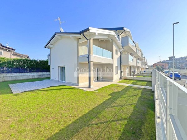 casa indipendente in vendita a Cassano d'Adda