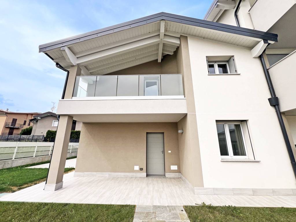casa indipendente in vendita a Cassano d'Adda