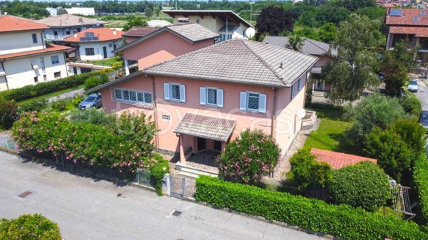 casa indipendente in vendita a Cassano d'Adda