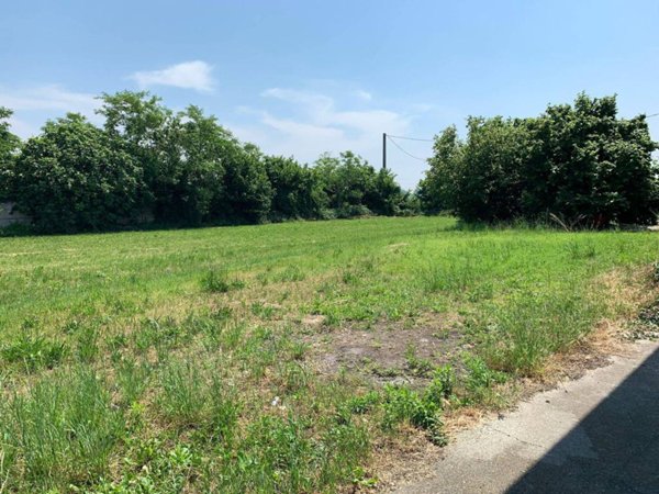 terreno agricolo in vendita a Cassano d'Adda in zona Cascine San Pietro