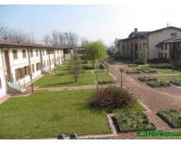 appartamento in vendita a Cassano d'Adda in zona Cascine San Pietro