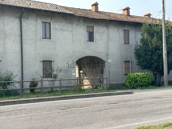 capannone in vendita a Cassano d'Adda