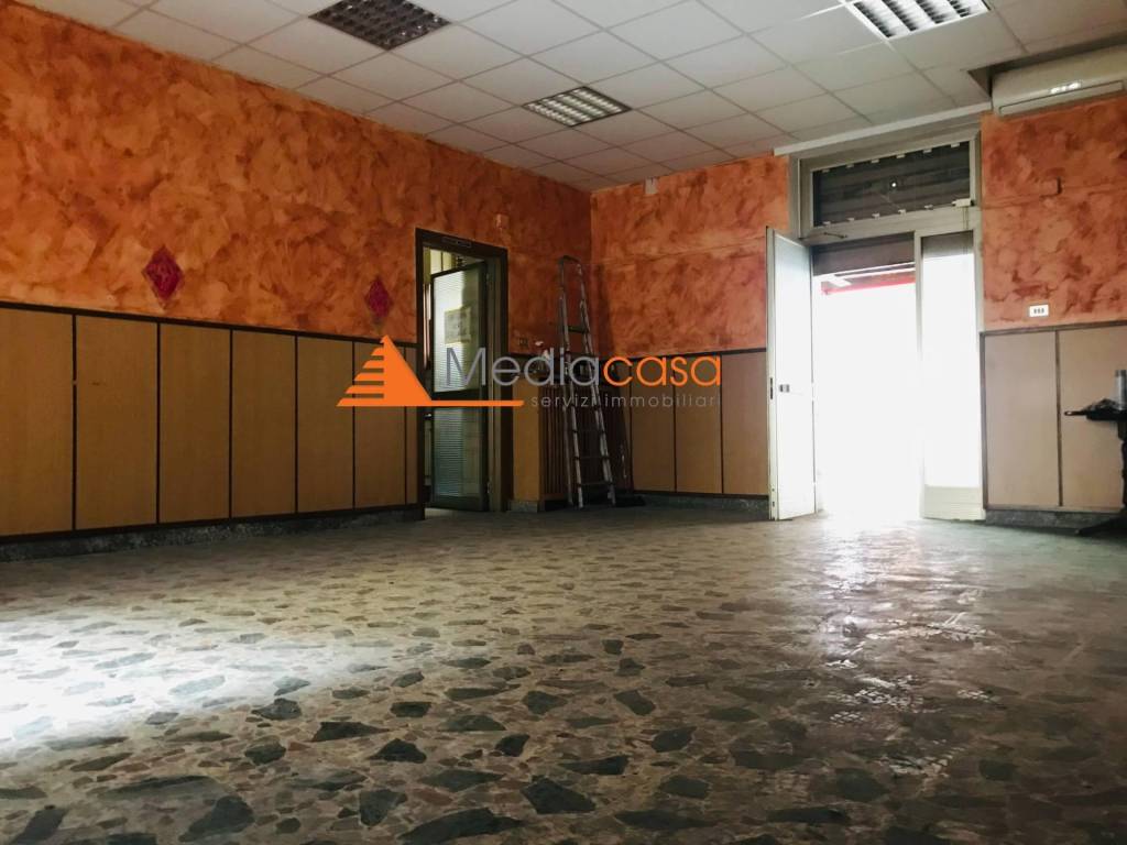 negozio in vendita a Cassano d'Adda