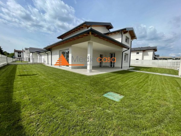 casa indipendente in vendita a Cassano d'Adda