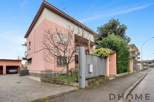 casa indipendente in vendita a Cassano d'Adda