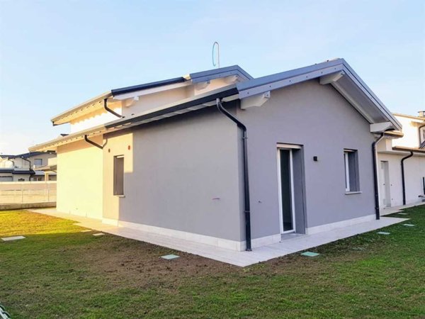 casa indipendente in vendita a Cassano d'Adda