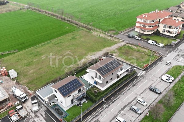 casa indipendente in vendita a Cassano d'Adda
