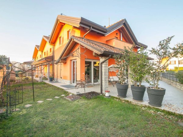 casa indipendente in vendita a Cassano d'Adda in zona Groppello d'Adda