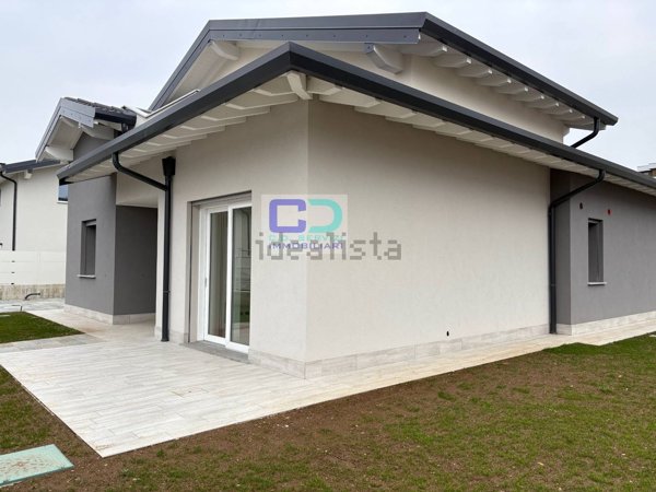 casa indipendente in vendita a Cassano d'Adda