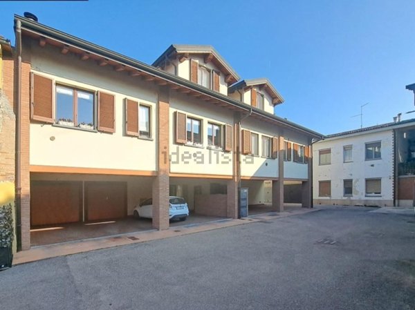 appartamento in vendita a Cassano d'Adda in zona Cascine San Pietro