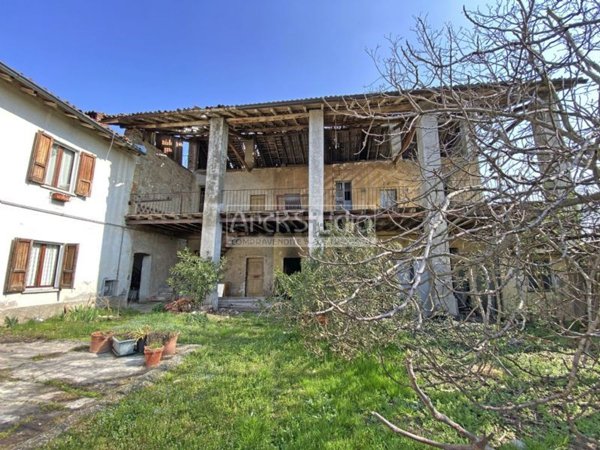 esavano in vendita a Cassano d'Adda