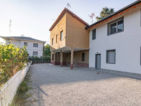 casa indipendente in vendita a Cassano d'Adda