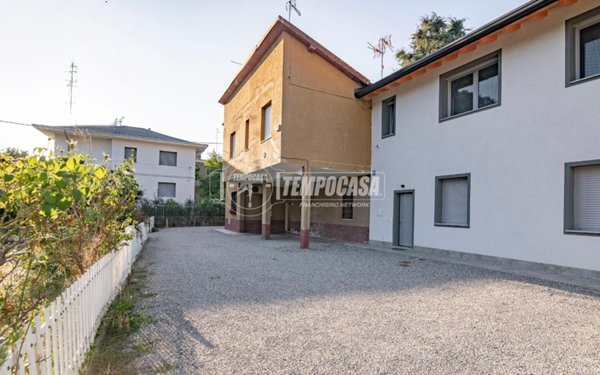 casa indipendente in vendita a Cassano d'Adda