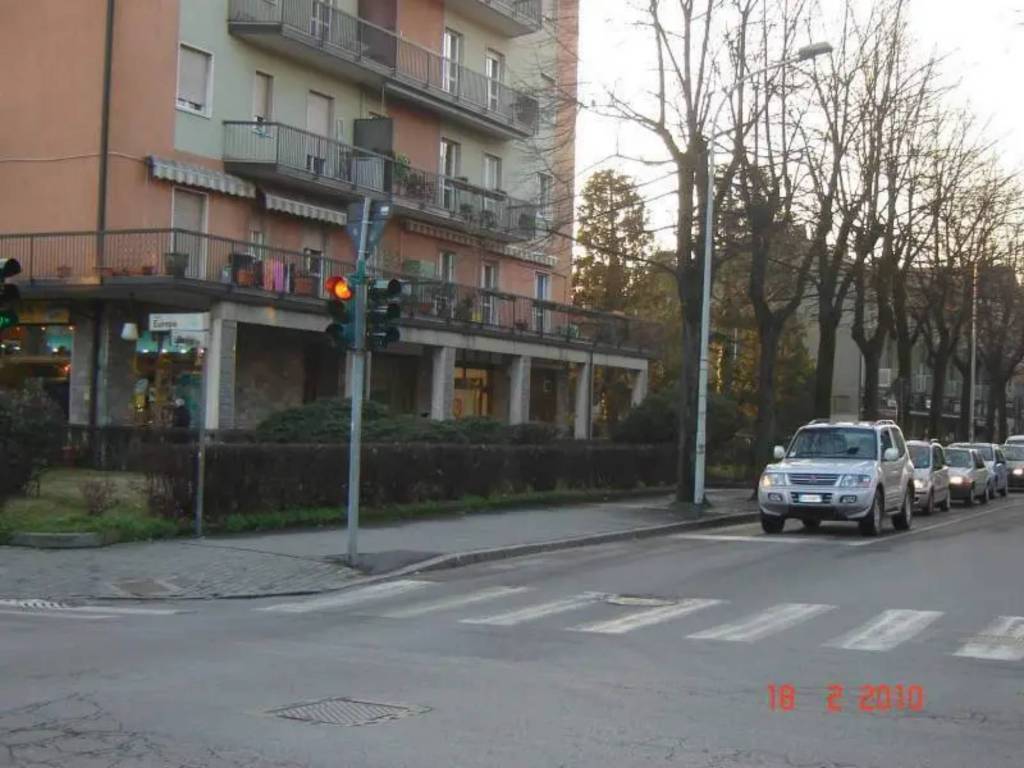 negozio in vendita a Cassano d'Adda