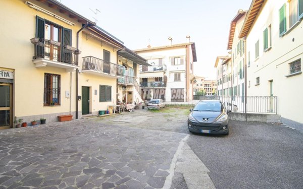 appartamento in vendita a Cassano d'Adda in zona Groppello d'Adda