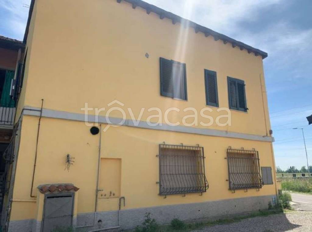 negozio in vendita a Cassano d'Adda