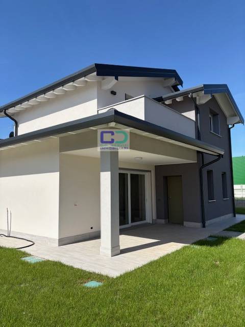casa indipendente in vendita a Cassano d'Adda
