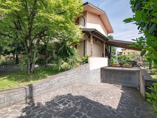 casa indipendente in vendita a Cassano d'Adda