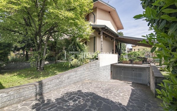 casa indipendente in vendita a Cassano d'Adda