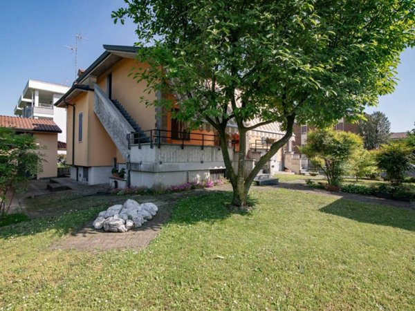 casa indipendente in vendita a Cassano d'Adda