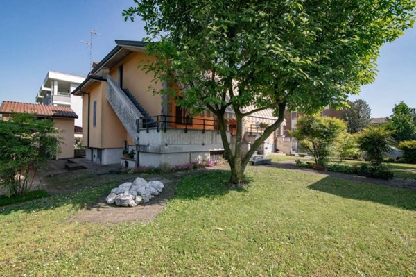 casa indipendente in vendita a Cassano d'Adda