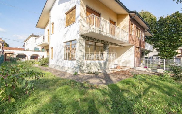 casa indipendente in vendita a Cassano d'Adda in zona Groppello d'Adda