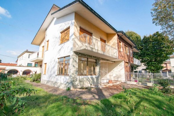 casa indipendente in vendita a Cassano d'Adda in zona Groppello d'Adda