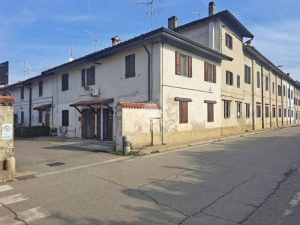 appartamento in vendita a Cassano d'Adda in zona Cascine San Pietro