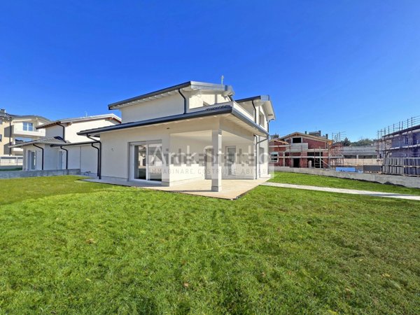 casa indipendente in vendita a Cassano d'Adda