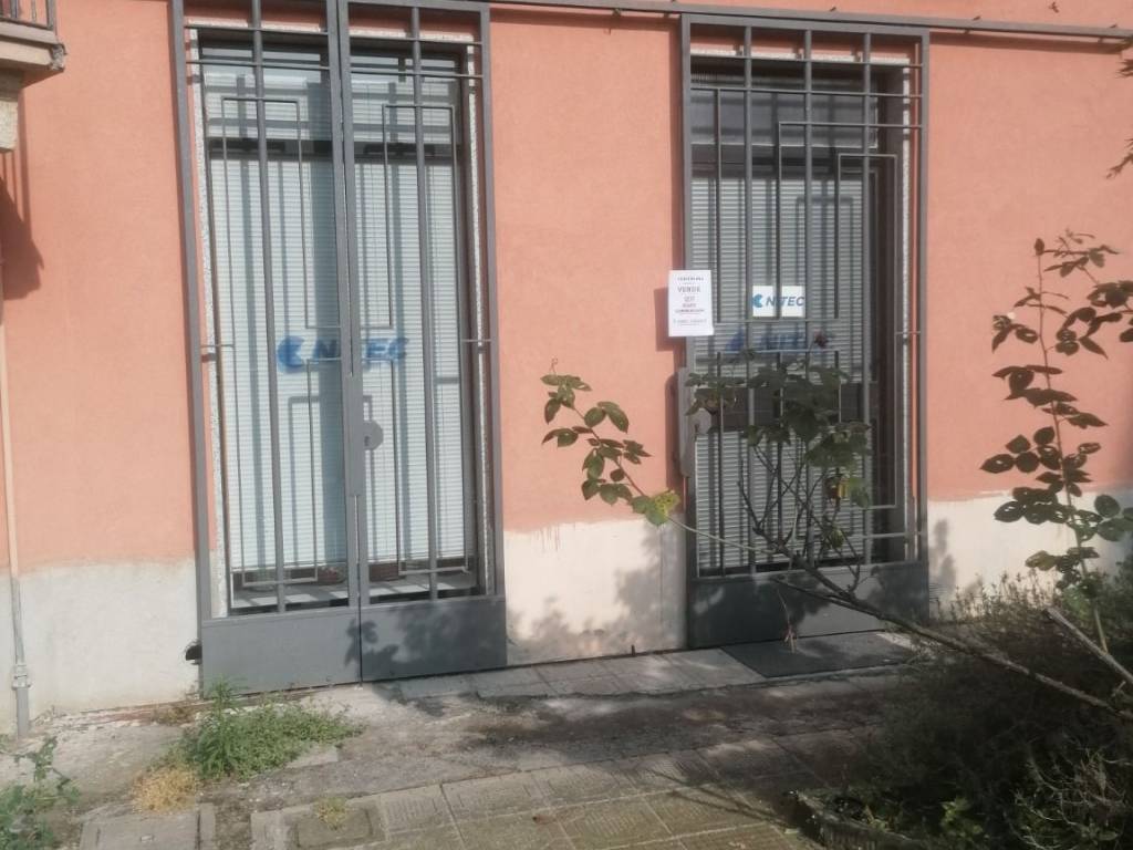 negozio in vendita a Cassano d'Adda