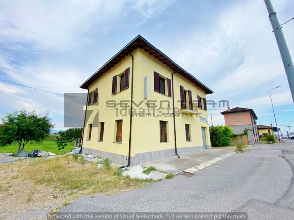 negozio in vendita a Cassano d'Adda