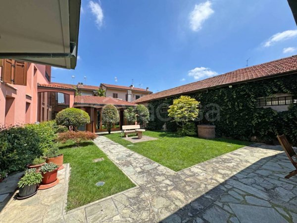 casa indipendente in vendita a Cassano d'Adda