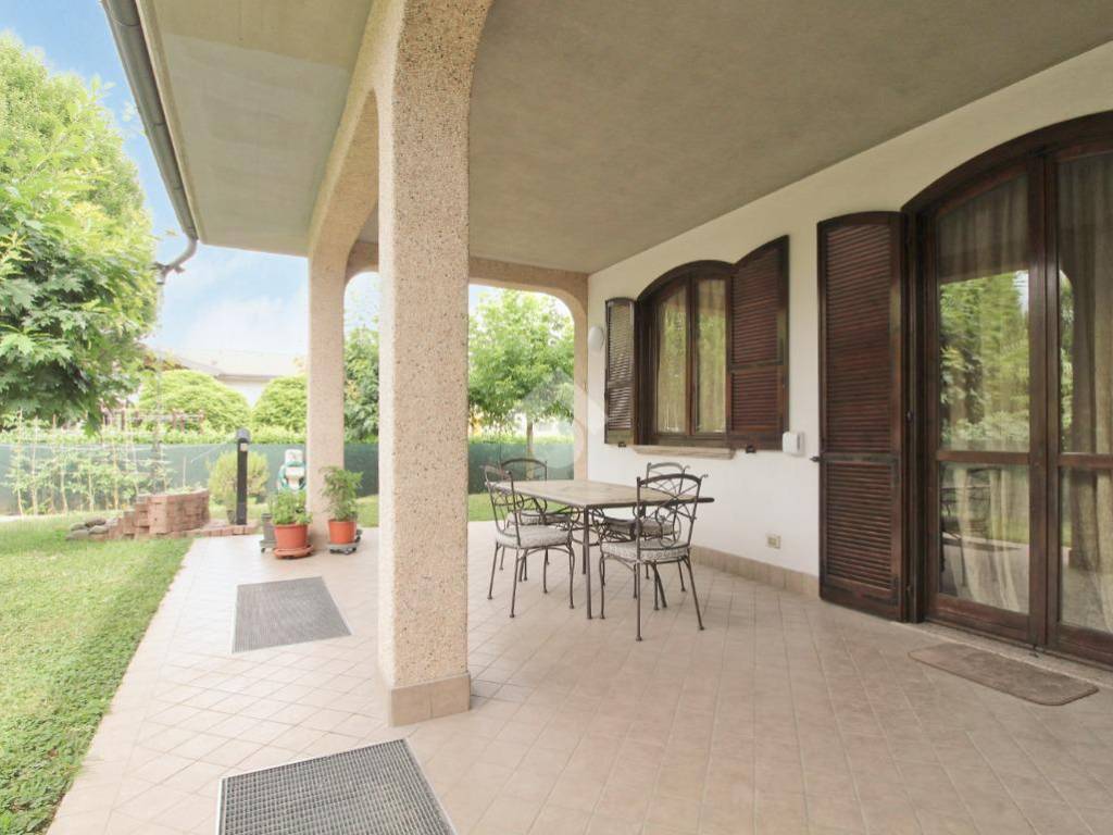 casa indipendente in vendita a Cassano d'Adda