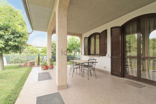 casa indipendente in vendita a Cassano d'Adda