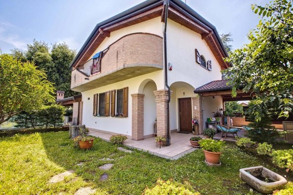 casa indipendente in vendita a Cassano d'Adda