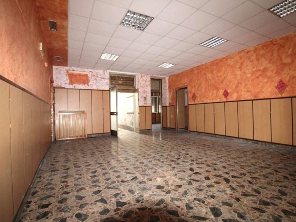 negozio in vendita a Cassano d'Adda