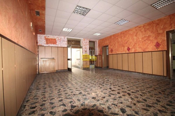 negozio in vendita a Cassano d'Adda